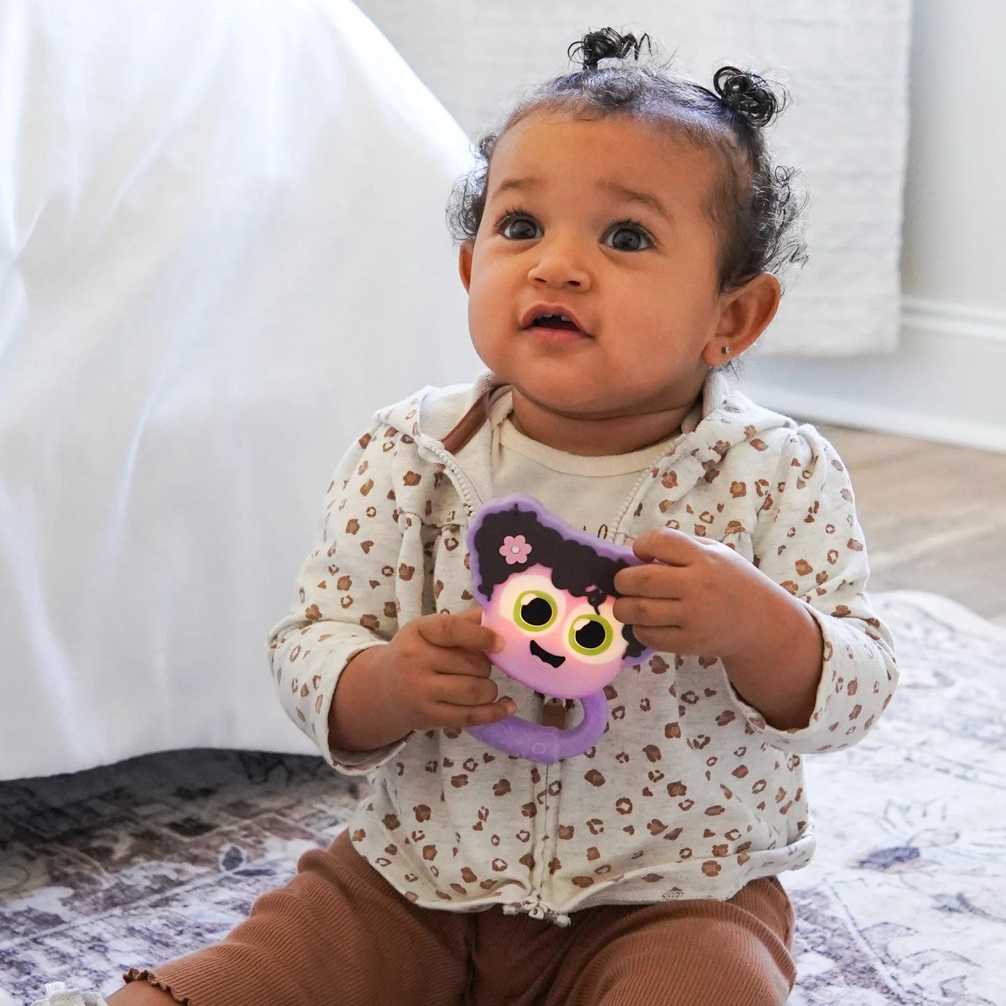 Glo Pals Lumi Light-Up Rattle