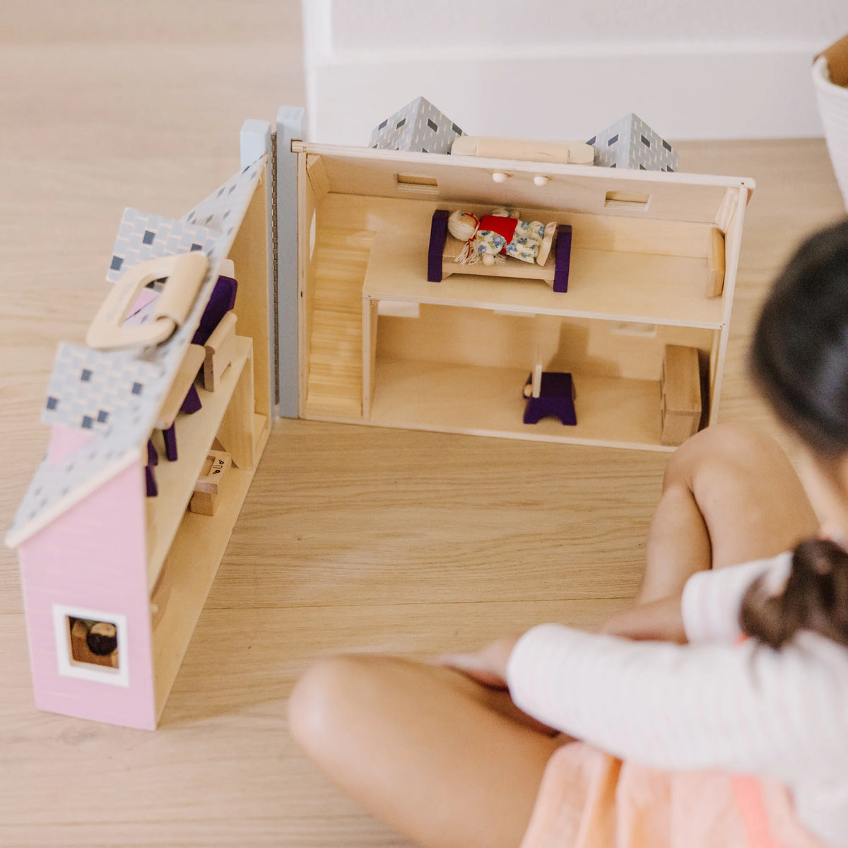 Fold & Go Dollhouse