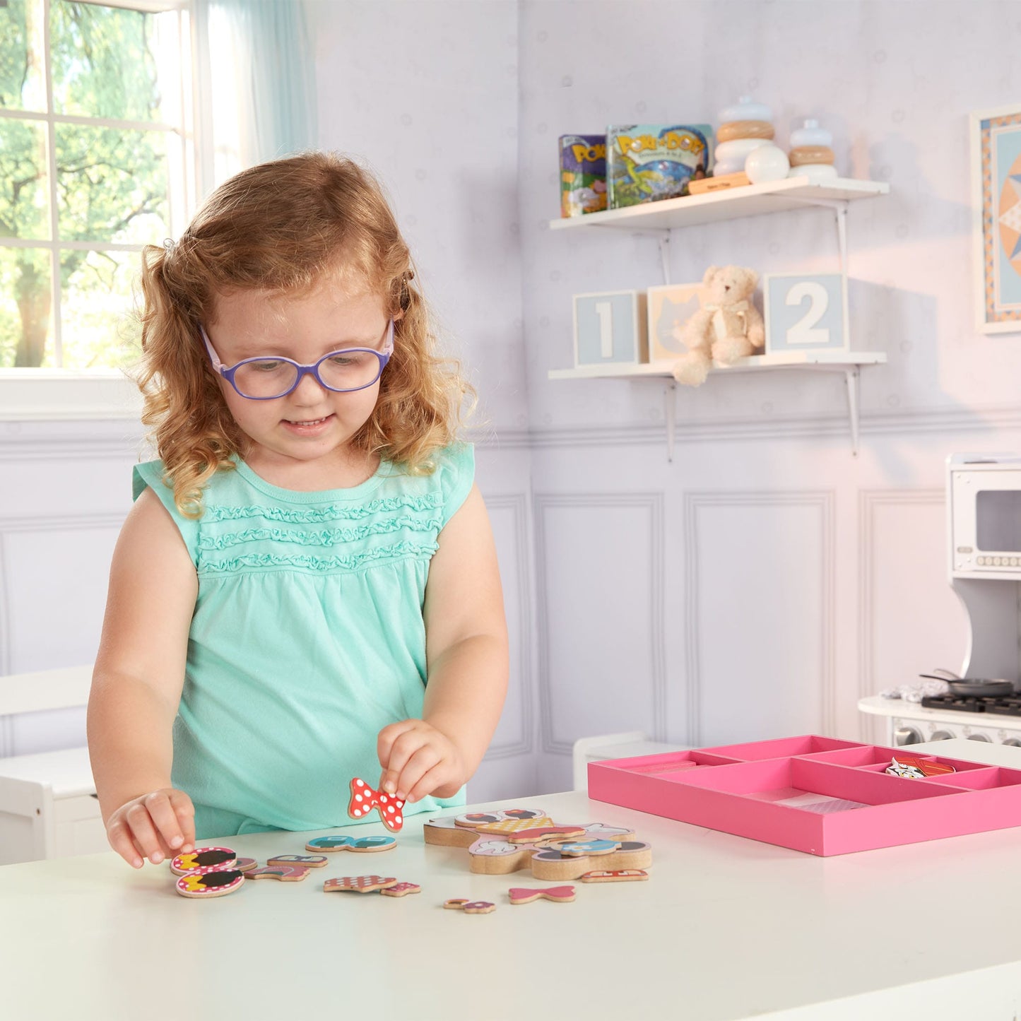 Minnie Mouse Wooden Magnetic Dress-Up