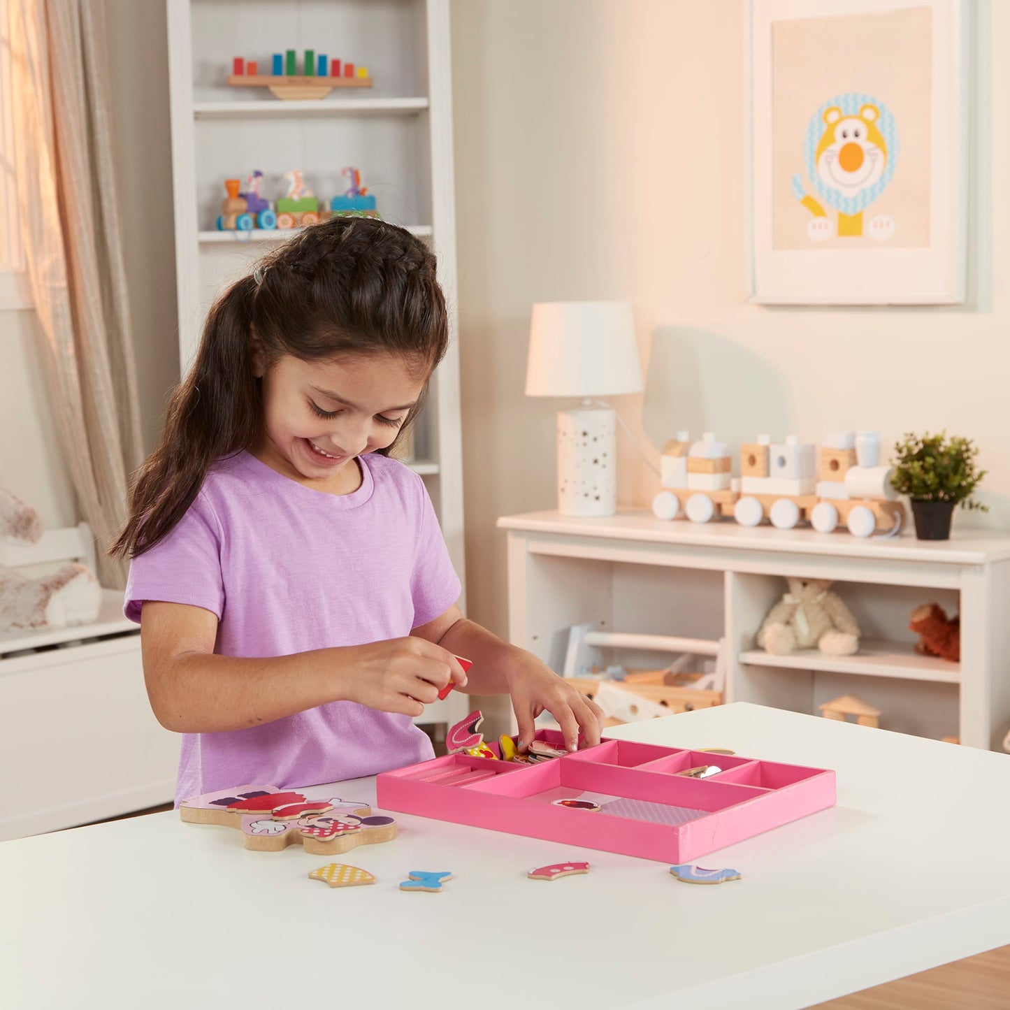 Minnie Mouse Wooden Magnetic Dress-Up