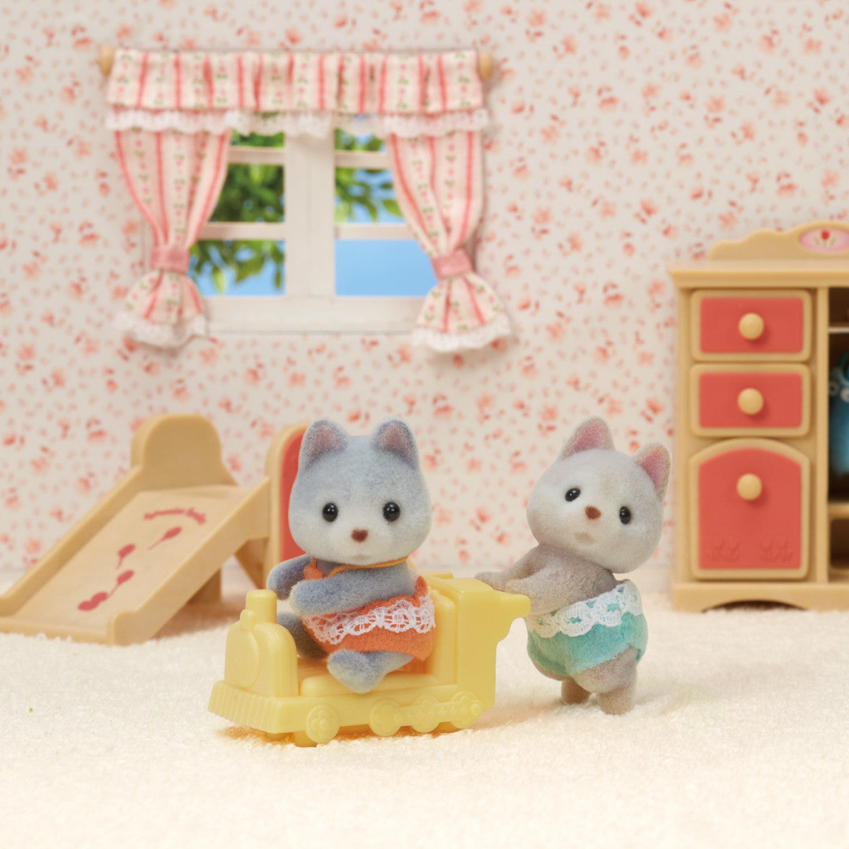 Calico Critters Husky Twins