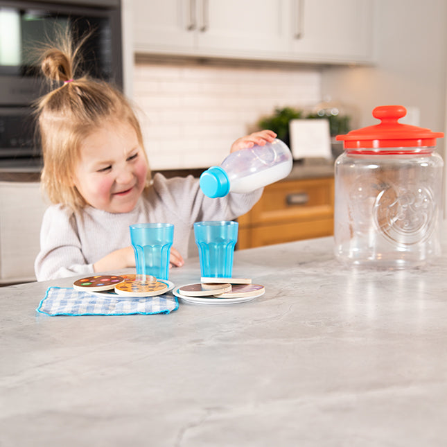 Pretendables Milk & Cookies