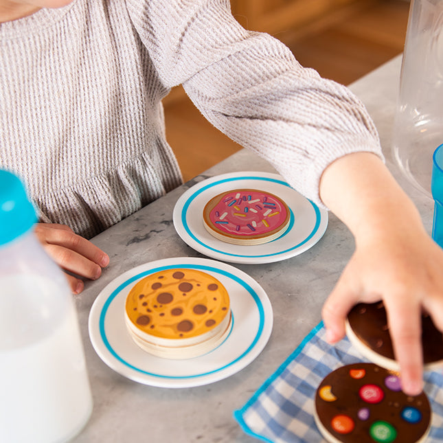 Pretendables Milk & Cookies