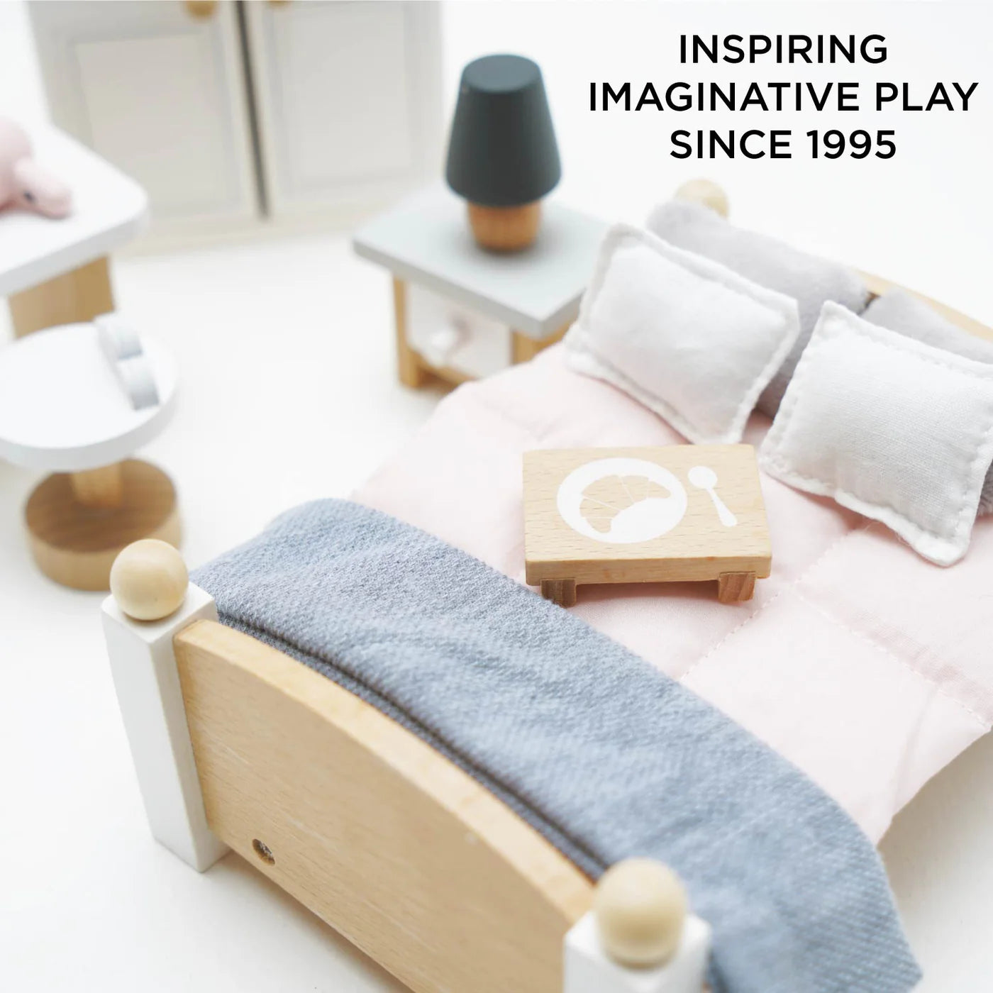 Bedroom Dollhouse Furniture Set